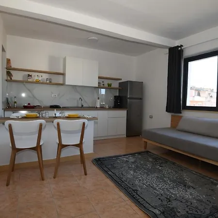 Rondine * Tirana