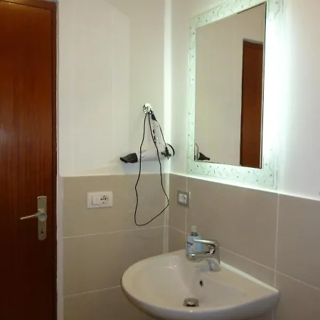 Rondine Apartamento Tirana