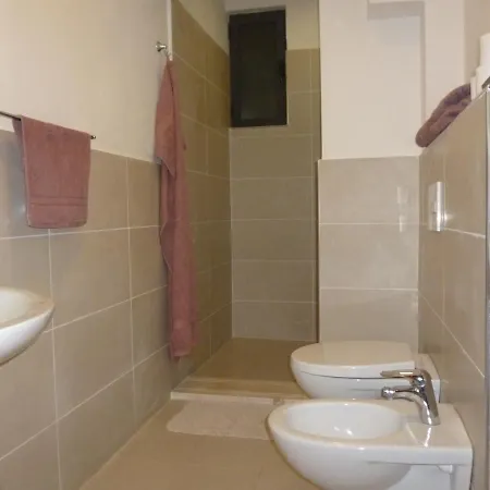 Rondine Apartament *