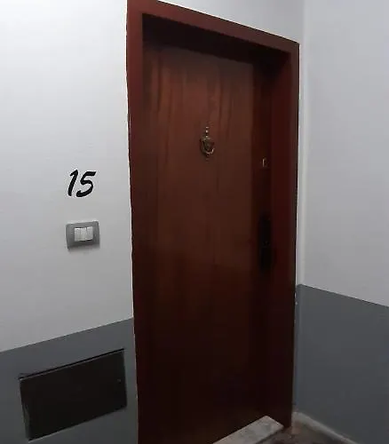 Rondine 公寓 地拉那